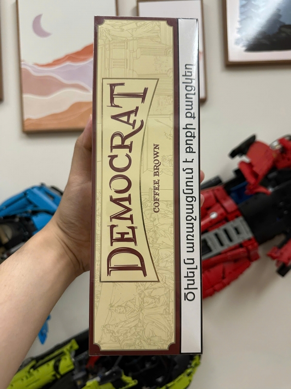 Democrat Coffee Brown ( Điếu to )